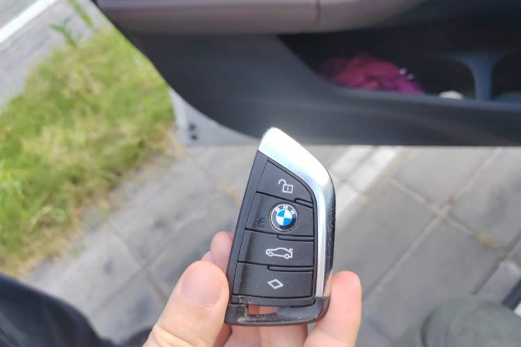 Used BMW X3 2018 xDrive25i Luxury Package China VI Emission Standard Vehicle Key