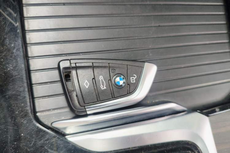 Used BMW X3 2018 xDrive28i Luxury Package China VI Emission Standard Vehicle Key