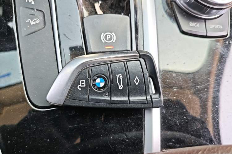 Used BMW X3 2018 xDrive25i Luxury Package China VI Emission Standard Vehicle Key