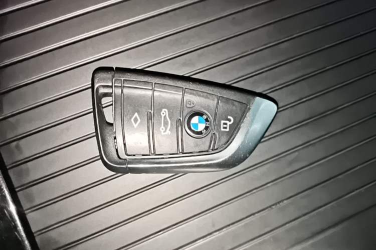 Used BMW X3 2018 xDrive28i Luxury Package China VI Emission Standard Vehicle Key