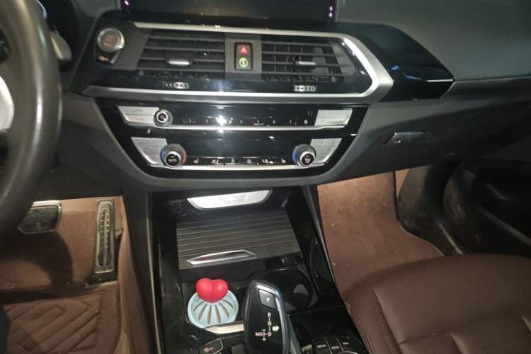 Used BMW X3 2019 xDrive25i M Sport Package Audio And AC Panel