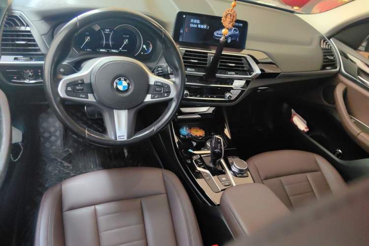 Used BMW X3 2019 xDrive25i M Sport Package Center Console