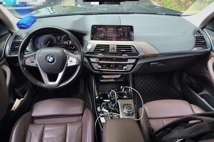 Used BMW X3 2019 xDrive28i Luxury Package Center Console