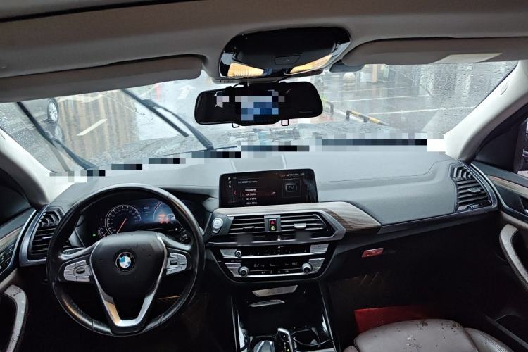 Used BMW X3 2019 xDrive28i Luxury Package Center Console