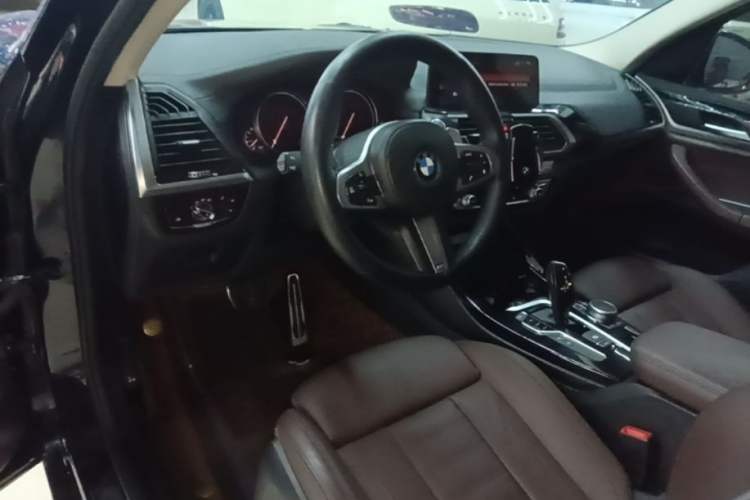 Used BMW X3 2019 xDrive28i M Sport Package Center Console