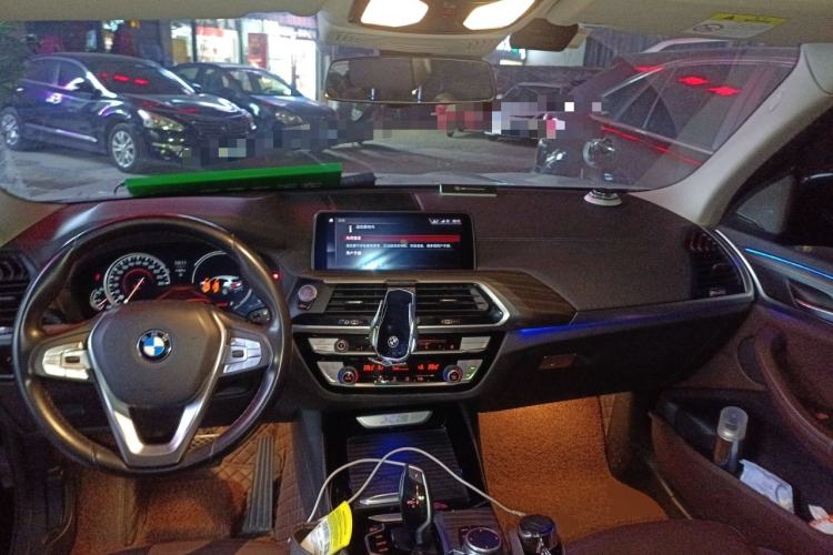 Used BMW X3 2019 xDrive28i Luxury Package Center Console