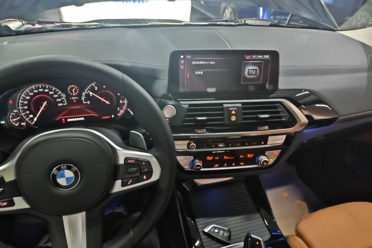 Used BMW X3 2019 xDrive28i M Sport Package Center Console