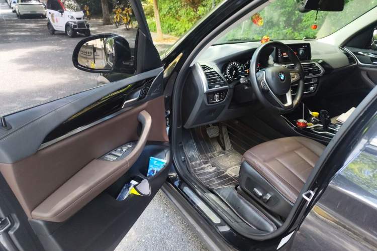 Used BMW X3 2019 xDrive25i Luxury Package Driver Seat