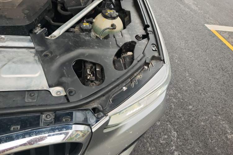 Used BMW X3 2019 xDrive28i M Sport Package Engine Bay Left