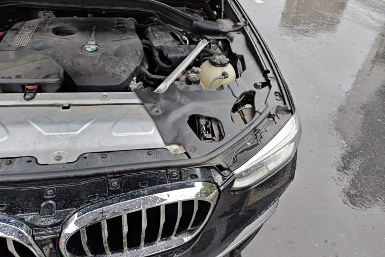 Used BMW X3 2019 xDrive28i Luxury Package Engine Bay Left