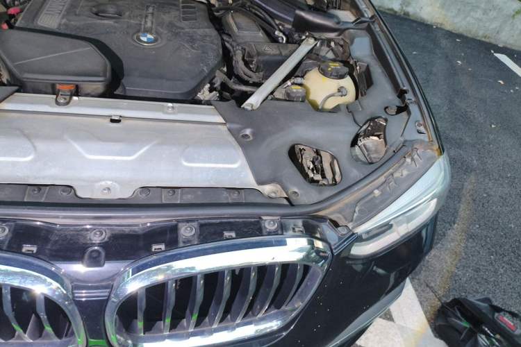 Used BMW X3 2019 xDrive25i Luxury Package Engine Bay Left
