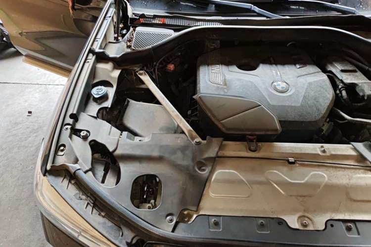 Used BMW X3 2019 xDrive25i Luxury Package Engine Bay Right