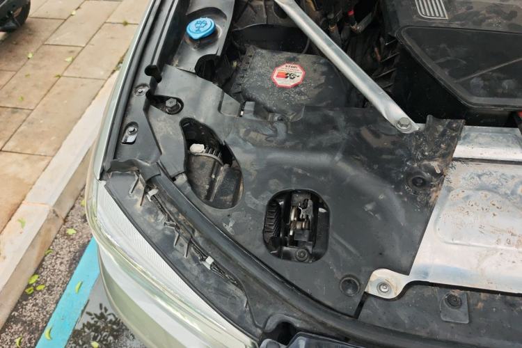 Used BMW X3 2019 xDrive28i M Sport Package Engine Bay Right