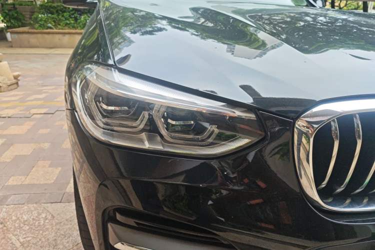 Used BMW X3 2019 xDrive28i Luxury Package Exterior 3