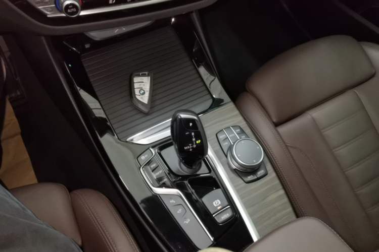 Used BMW X3 2019 xDrive28i Luxury Package Gear Lever