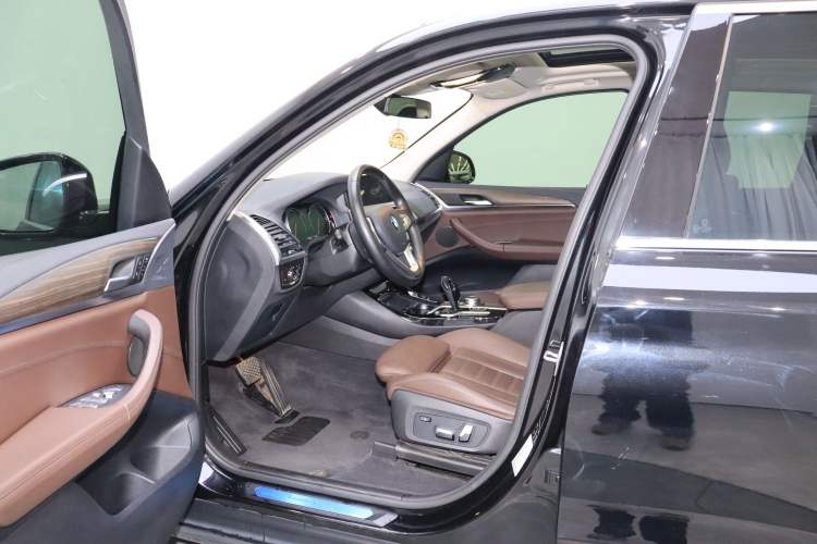 Used BMW X3 2019 xDrive28i Luxury Package Interior 1