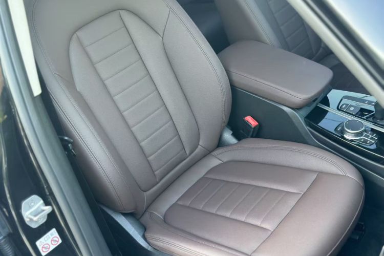 Used BMW X3 2019 xDrive25i Luxury Package Interior 10