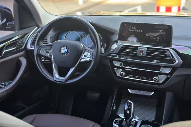 Used BMW X3 2019 xDrive25i Luxury Package Interior 4