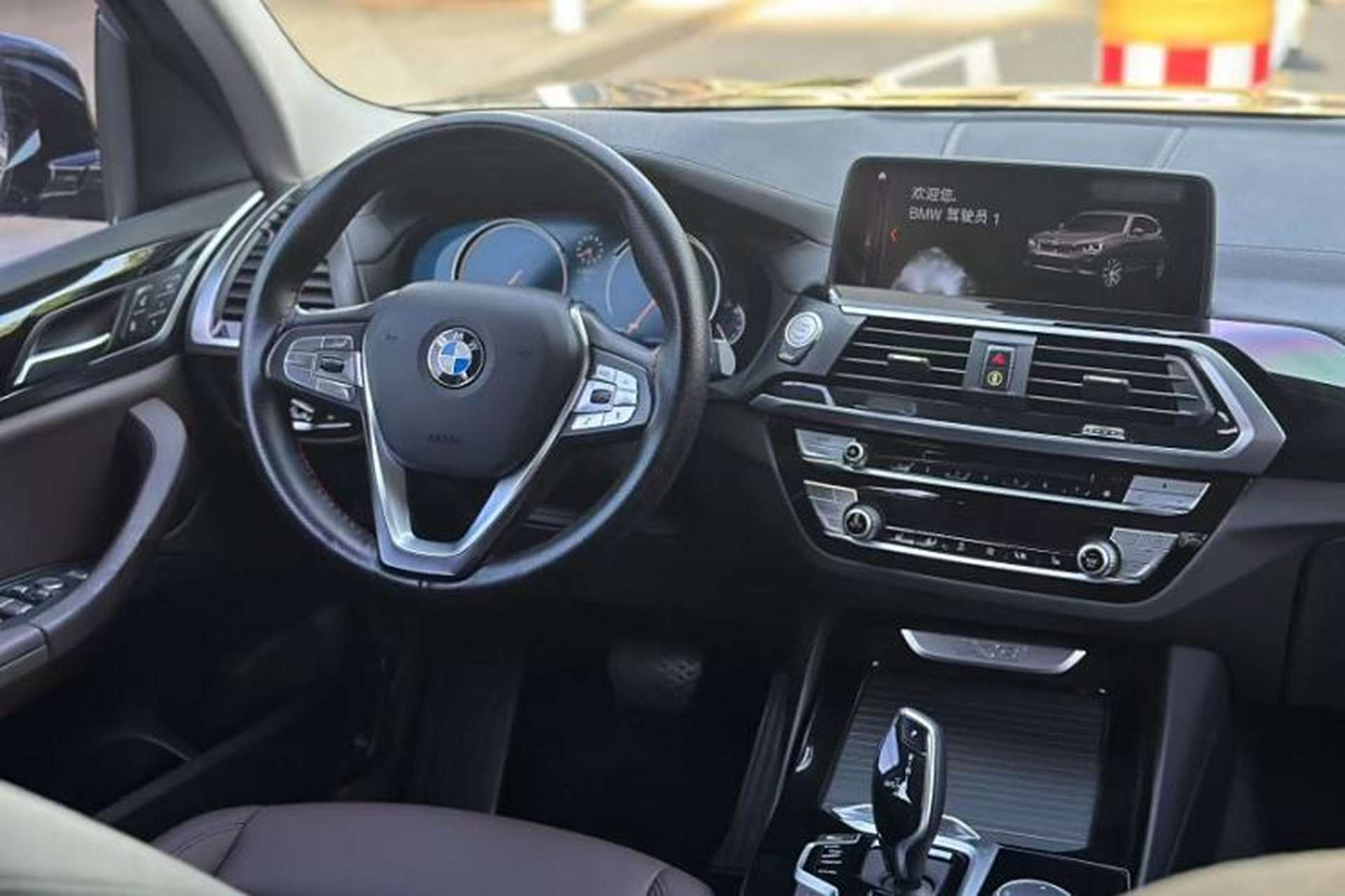 Used BMW X3 2019 xDrive25i Luxury Package Interior 4