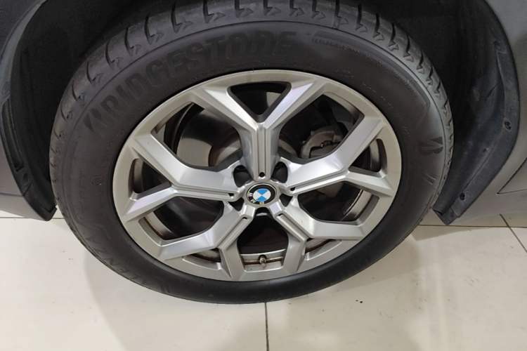 Used BMW X3 2019 xDrive28i Luxury Package Left Front Wheel Hub