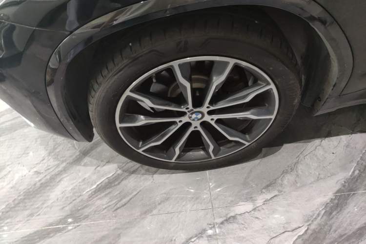 Used BMW X3 2019 xDrive30i Luxury Model with M Sport Package Left Front Wheel Hub