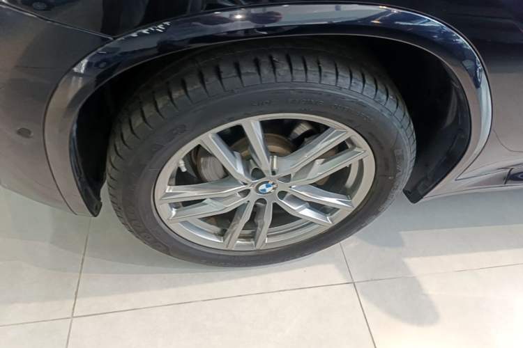 Used BMW X3 2019 xDrive25i M Sport Package Left Front Wheel Hub