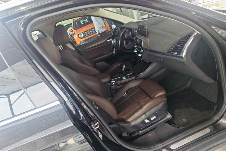 Used BMW X3 2019 xDrive28i Luxury Package Right Front Seat