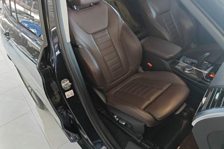 Used BMW X3 2019 xDrive30i Leading Model M Sport Package Right Front Seat