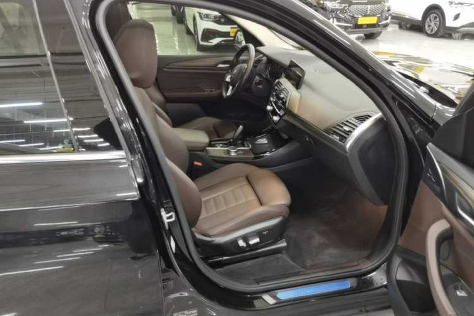 Used BMW X3 2019 xDrive28i Luxury Package Right Front Seat