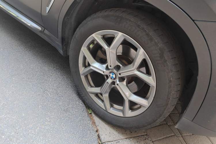 Used BMW X3 2019 xDrive28i Luxury Package Right Front Wheel Hub
