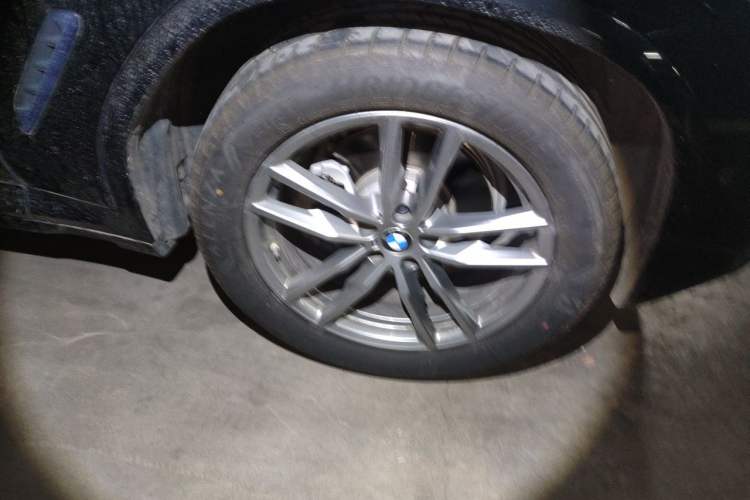 Used BMW X3 2019 xDrive28i M Sport Package Right Front Wheel Hub