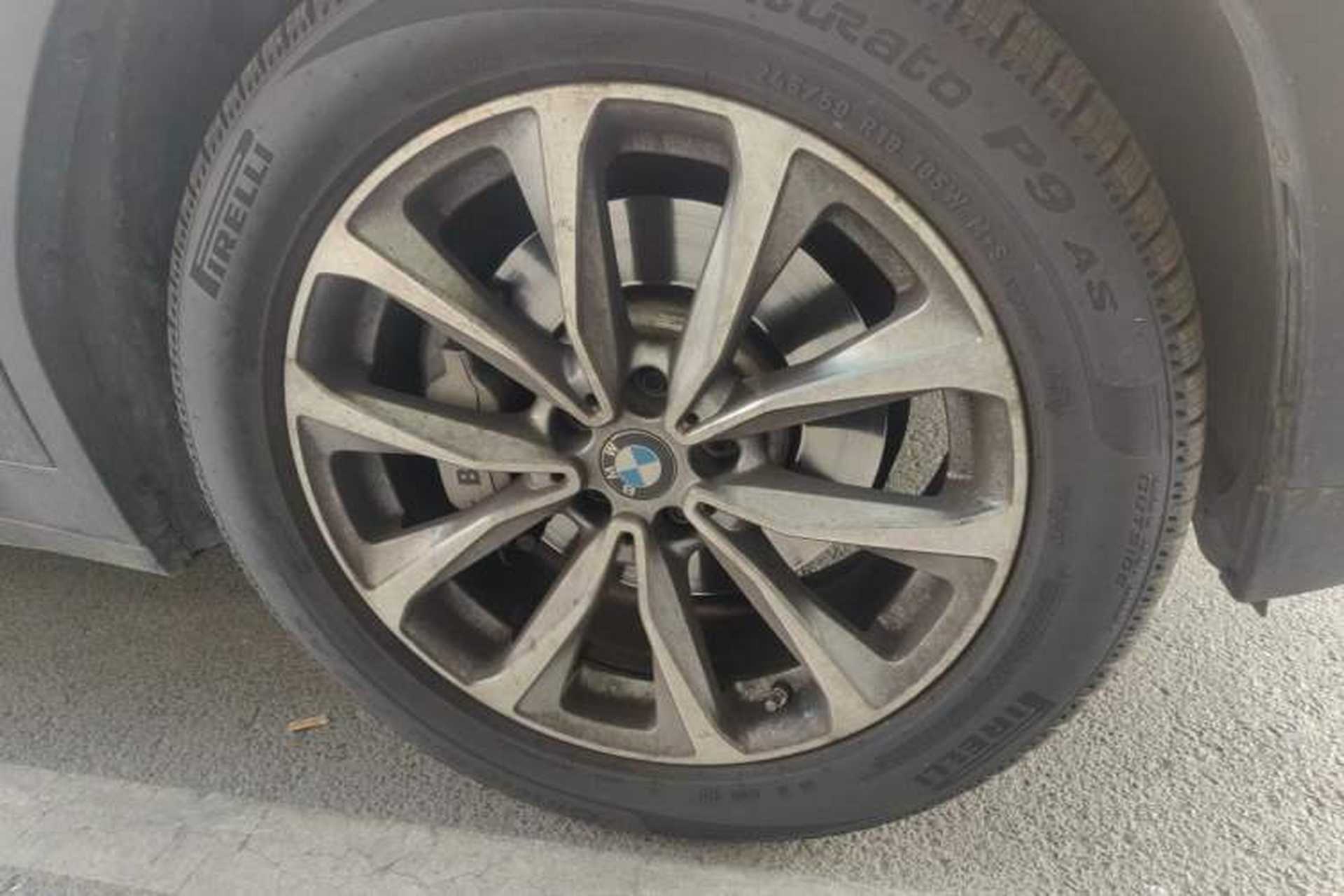 Used BMW X3 2019 xDrive25i Luxury Package Right Front Wheel Hub