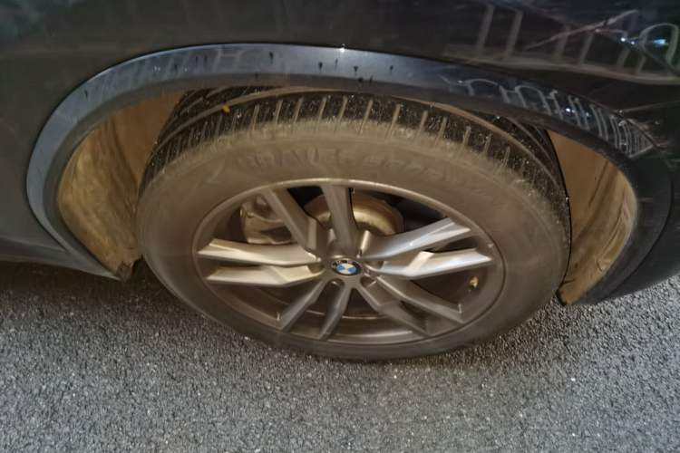 Used BMW X3 2019 xDrive30i Leading Model M Sport Package Right Front Wheel Hub
