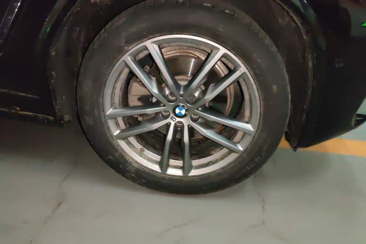 Used BMW X3 2019 xDrive25i M Sport Package Right Front Wheel Hub