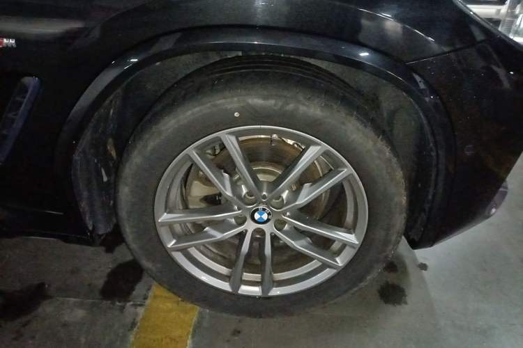 Used BMW X3 2019 xDrive28i M Sport Package Right Front Wheel Hub