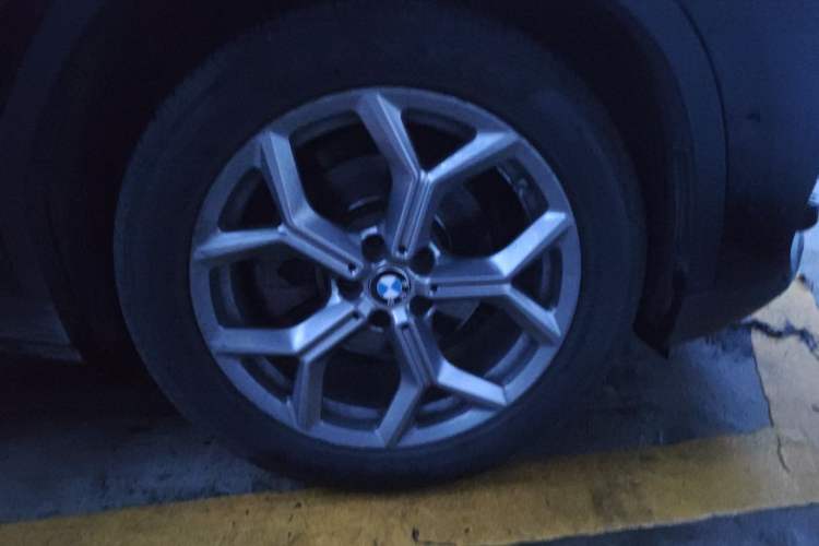 Used BMW X3 2019 xDrive28i Luxury Package Right Front Wheel Hub