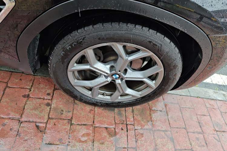 Used BMW X3 2019 xDrive28i Luxury Package Right Front Wheel Hub