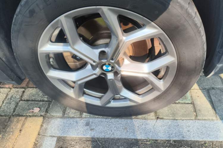 Used BMW X3 2019 xDrive28i Luxury Package Right Front Wheel Hub