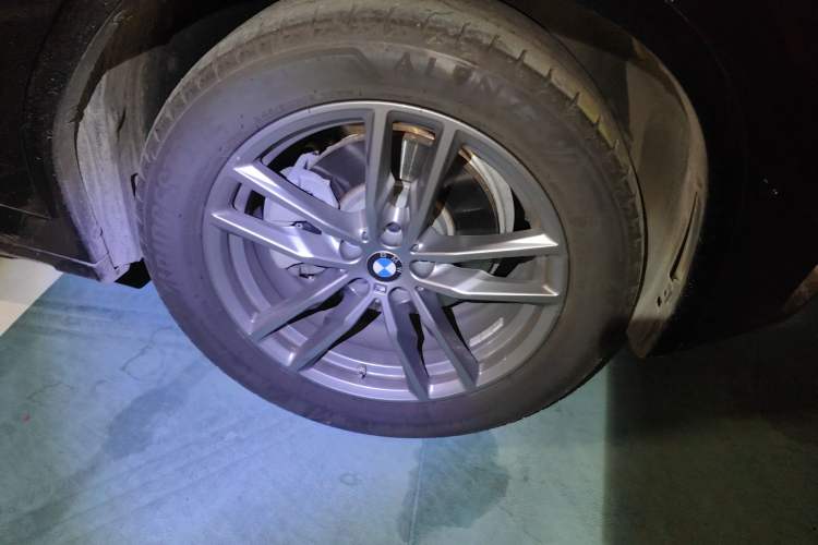 Used BMW X3 2019 xDrive28i M Sport Package Right Front Wheel Hub