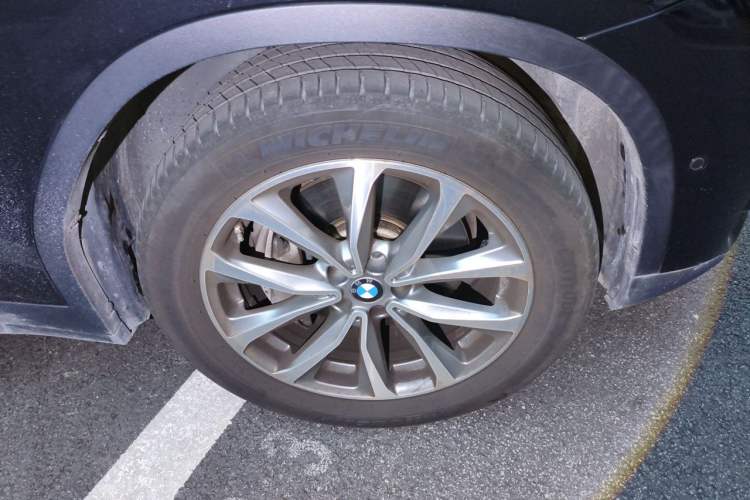 Used BMW X3 2019 xDrive25i Luxury Package Right Front Wheel Hub