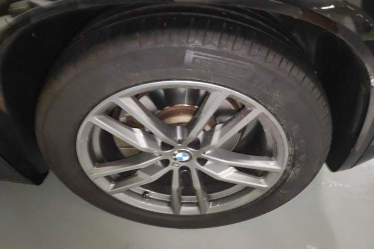 Used BMW X3 2019 xDrive30i Leading Model M Sport Package Right Front Wheel Hub