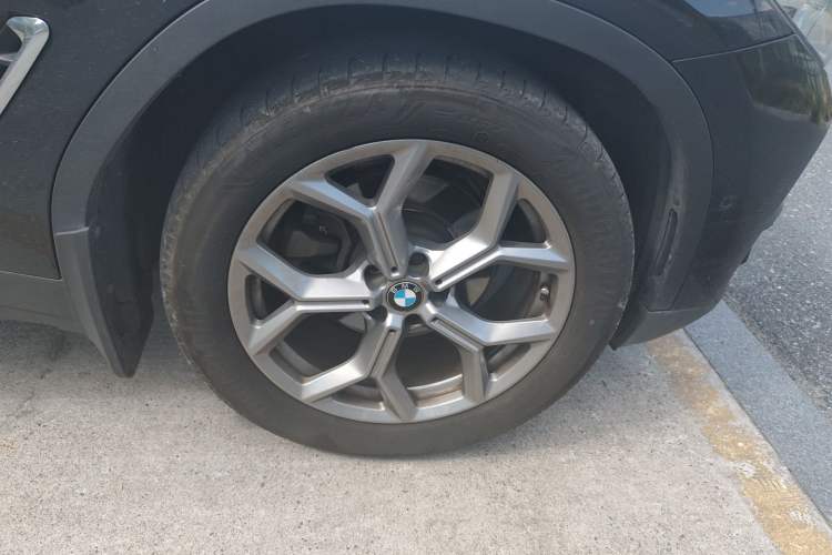 Used BMW X3 2019 xDrive28i Luxury Package Right Front Wheel Hub
