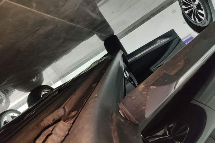 Used BMW X3 2019 xDrive25i Luxury Package Right Side Sill