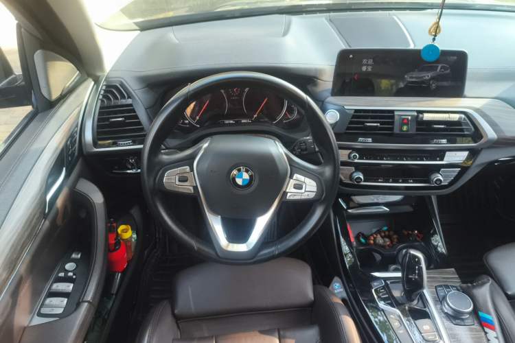 Used BMW X3 2019 xDrive28i Luxury Package Steering Wheel