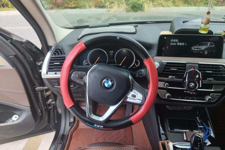 Used BMW X3 2019 xDrive28i Luxury Package Steering Wheel