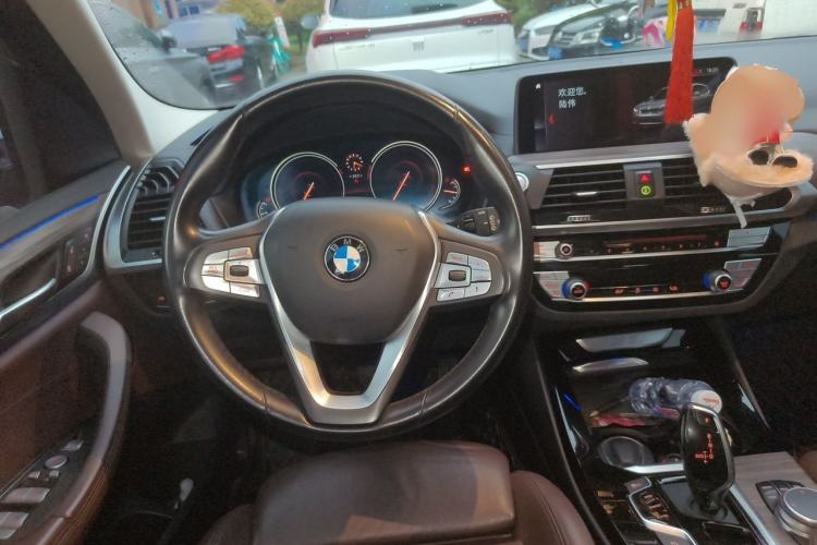 Used BMW X3 2019 xDrive28i Luxury Package Steering Wheel