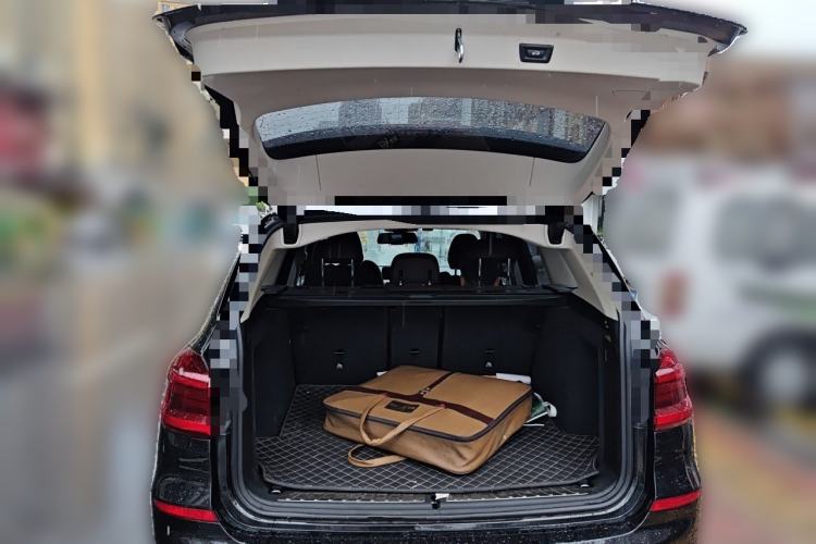 Used BMW X3 2019 xDrive28i Luxury Package Trunk