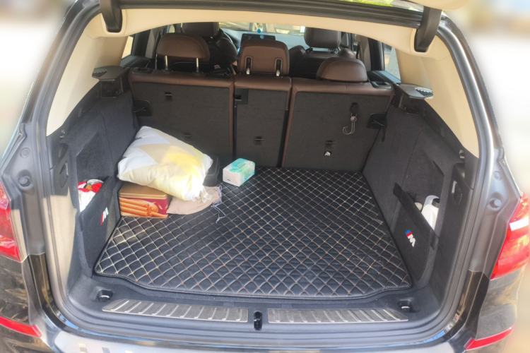 Used BMW X3 2019 xDrive28i Luxury Package Trunk