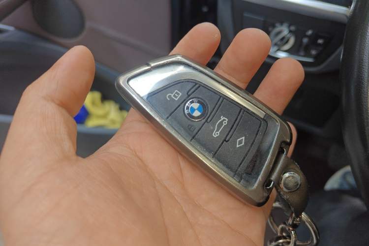 Used BMW X3 2019 xDrive28i Luxury Package Vehicle Key