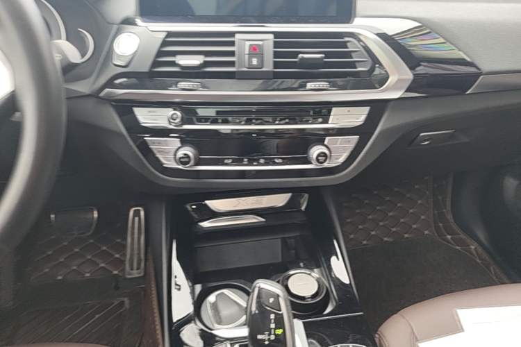 Used BMW X3 2019 xDrive25i M Sport Package Audio And AC Panel